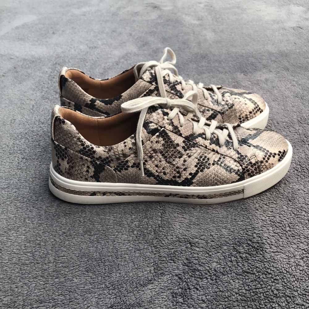 Clarks unstructured flat sneaker